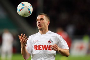 开云体育APP下载-麦肯齐：以个人能力为全黑队创造多个进攻机会，传球突破俱佳，麦肯齐分了多少钱